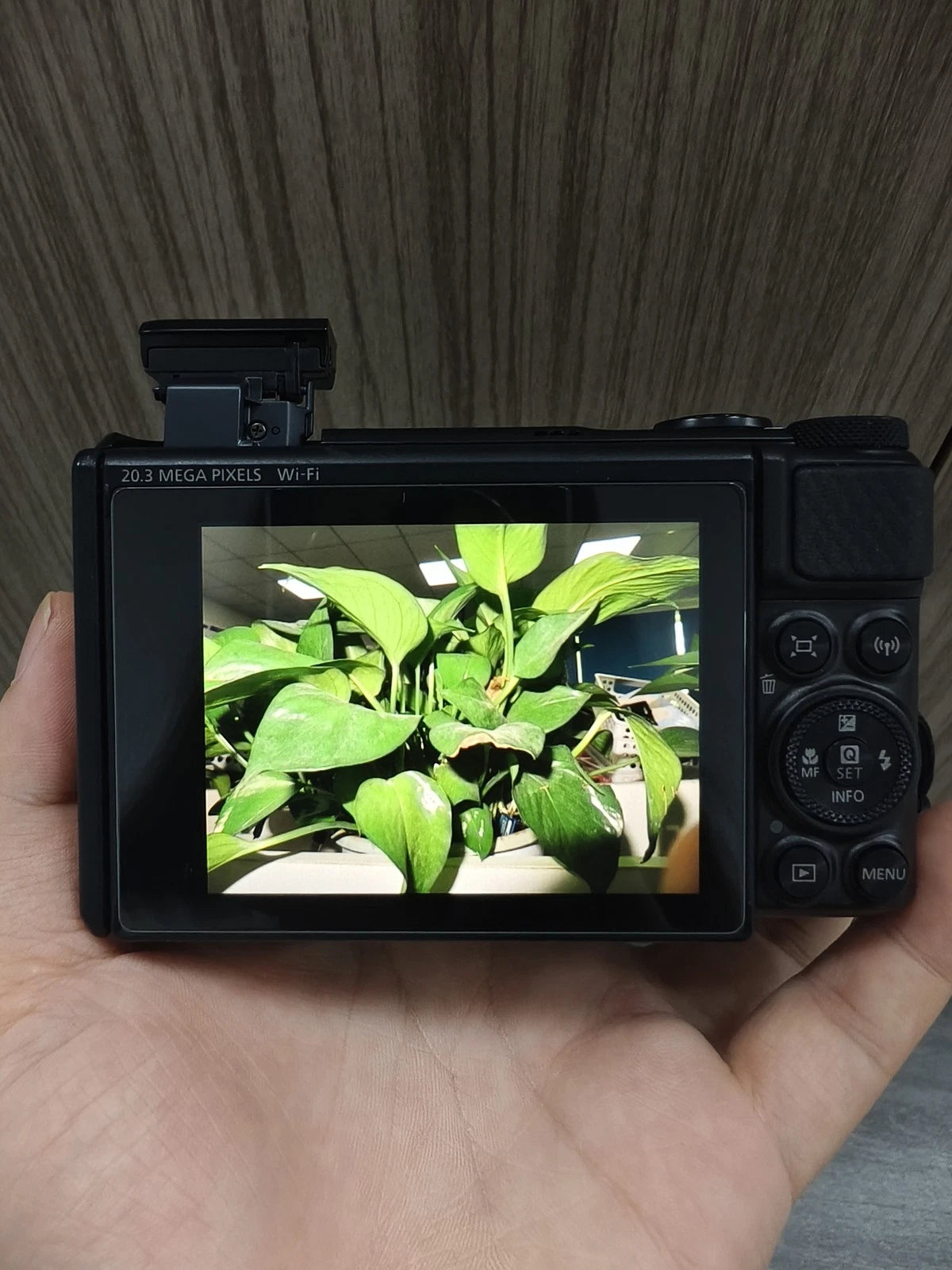 Canon PowerShot SX740 HS Zoom Lens 40x 20.30MP Black Compact Digital Camera