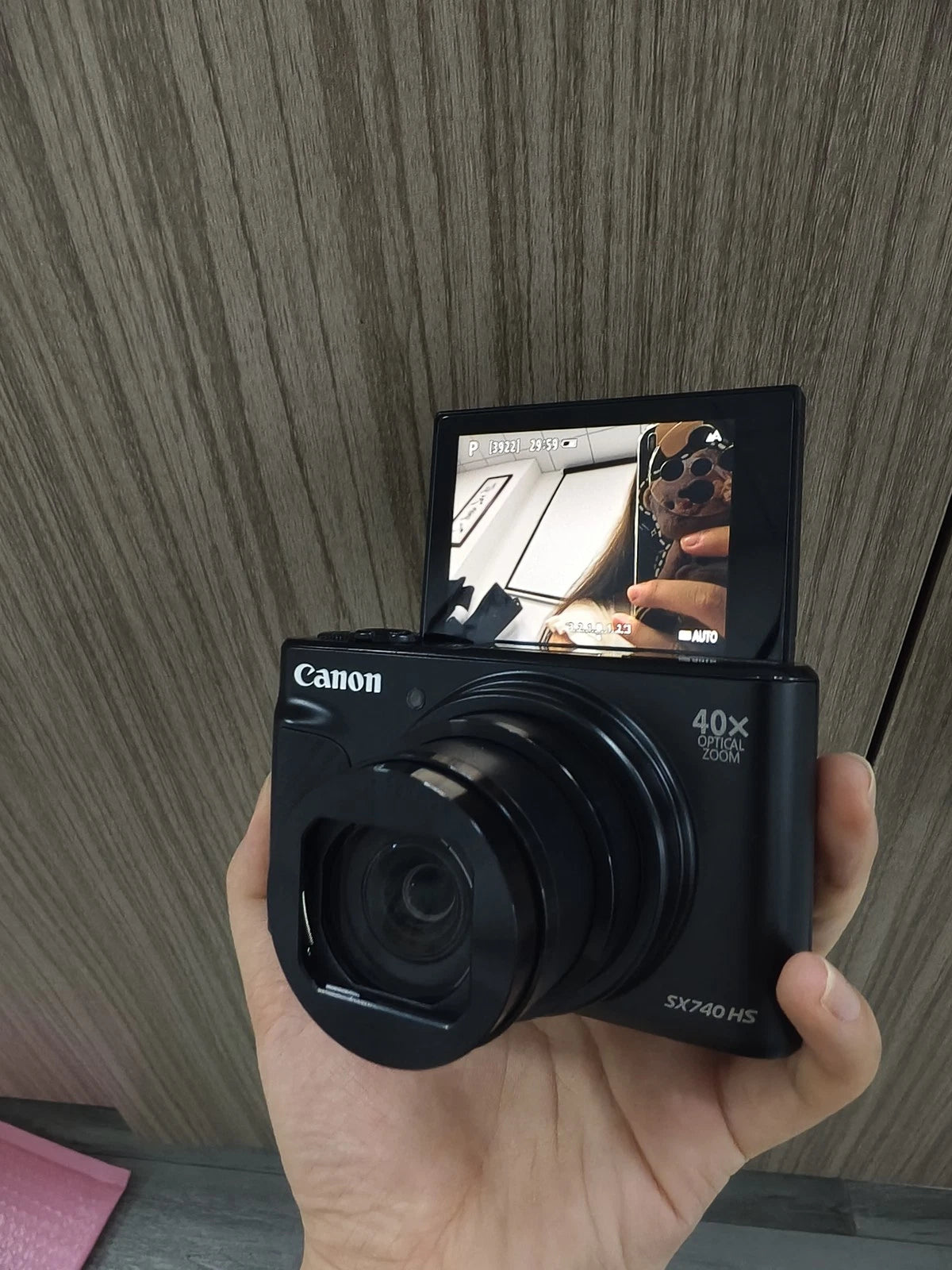 Canon PowerShot SX740 HS Zoom Lens 40x 20.30MP Black Compact Digital Camera