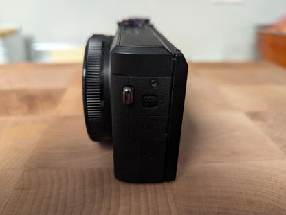 Canon PowerShot G7 X Mark lll - 20.1MP Point & Shoot Digital Camera - Black